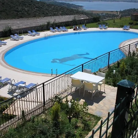 Lakeside Garden Holiday Village Serenity