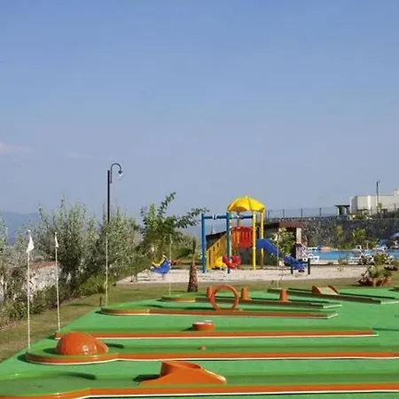 Hébergement de vacances Lakeside Garden Holiday Village Serenity *
