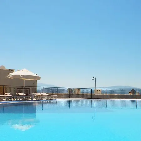 Lakeside Garden Holiday Village Serenity * 博阿齐奇