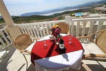 Lakeside Garden Holiday Village Serenity * 博阿齐奇